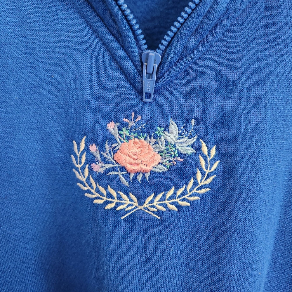 Vintage 80s 90s Blue Floral Lady Footlocker Sweatshirt Quarter Zip Cottagecore - Picture 3 of 7